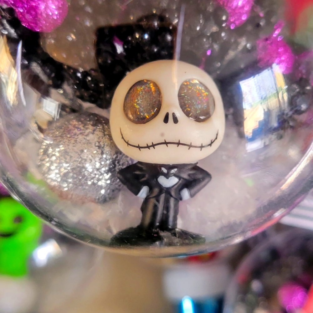 NIGHTMARE BEFORE CHRISTMAS MINI ORNAMENTS 3 INCH SIZE SOLD AS SET ONLY.